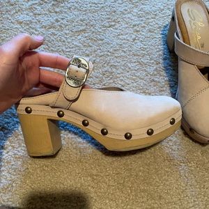 Sbicca vintage collection clogs, pale pink
